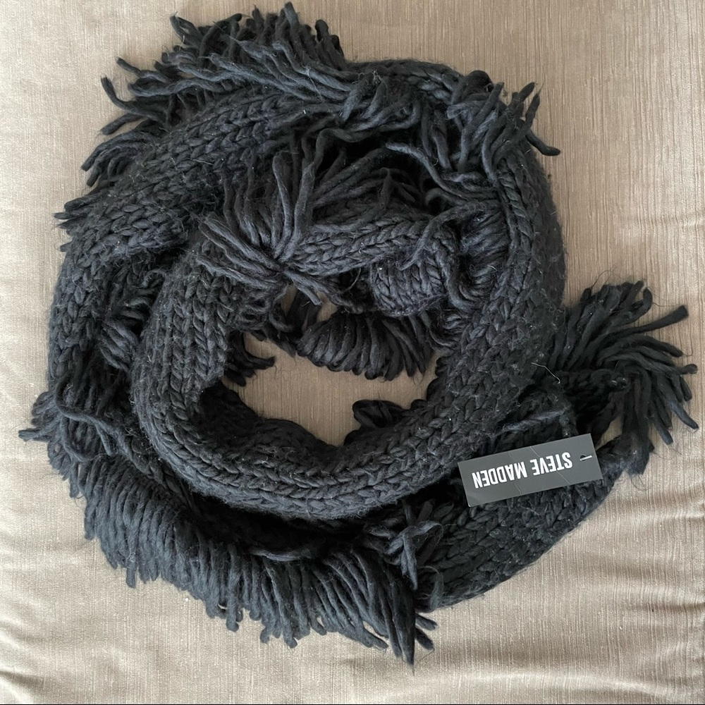 Steve Madden Black Knit Scarf